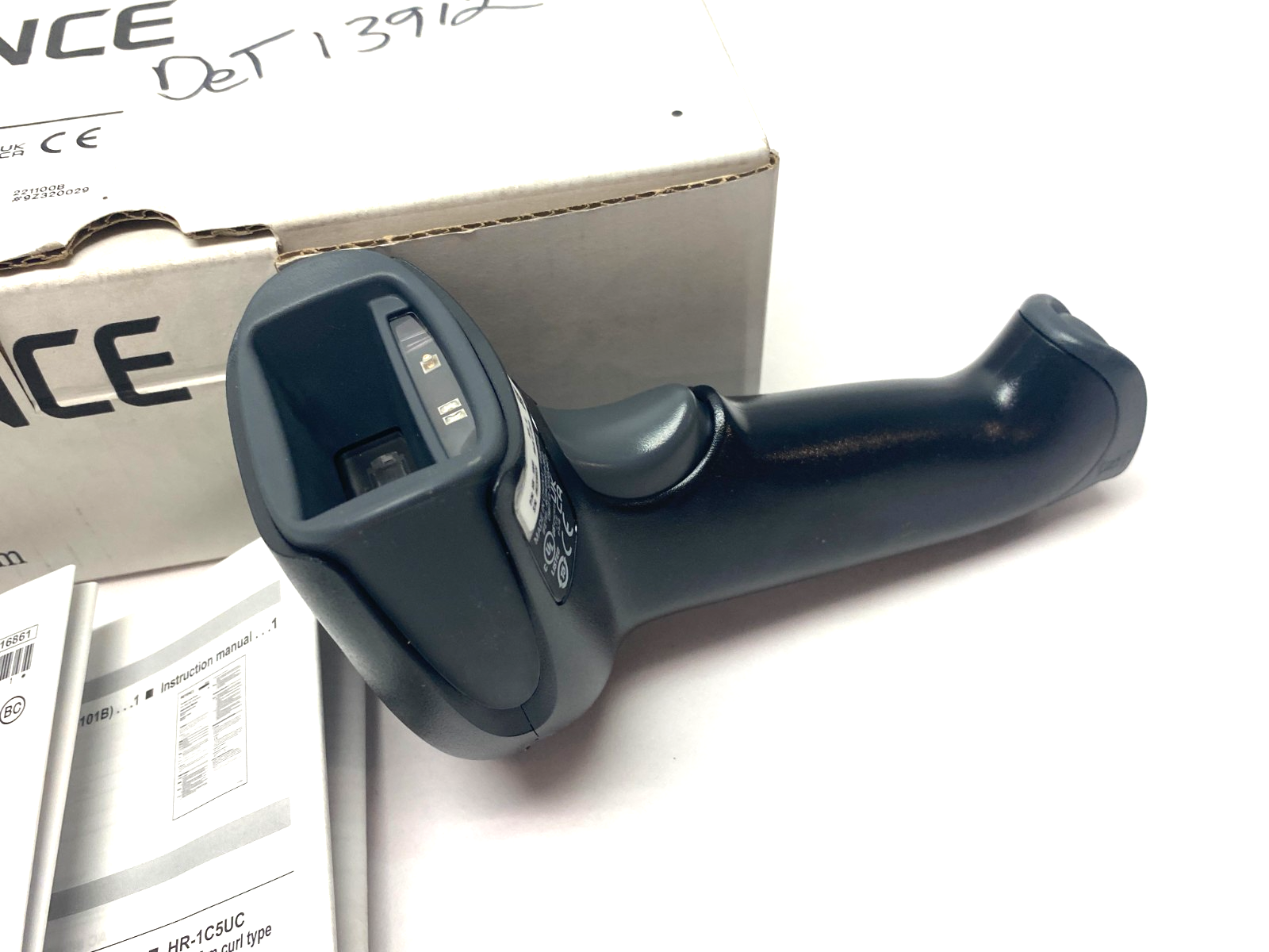 Keyence HR-100B Handheld Code Reader, Standard, Wireless - Maverick Industrial Sales