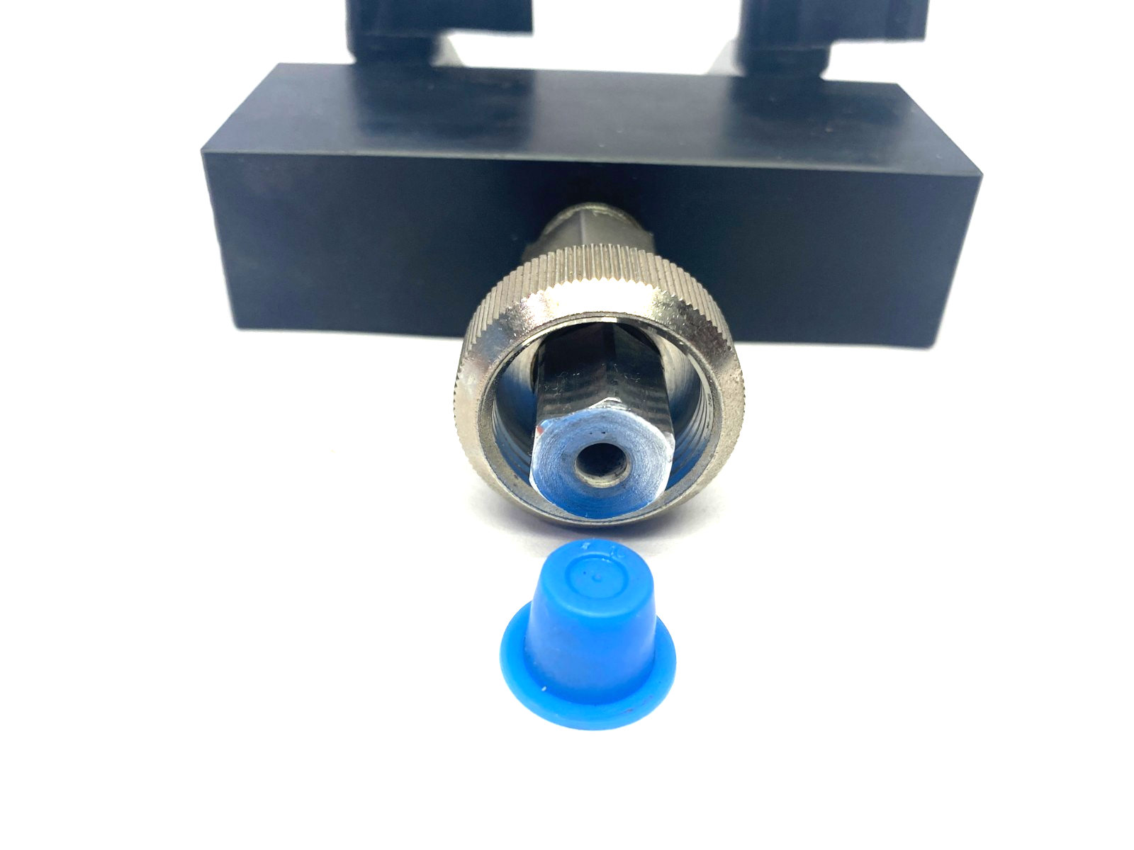 Mahr 2248282 2-Way Manifold Millimar Low-Mag AAD-82 - Maverick Industrial Sales