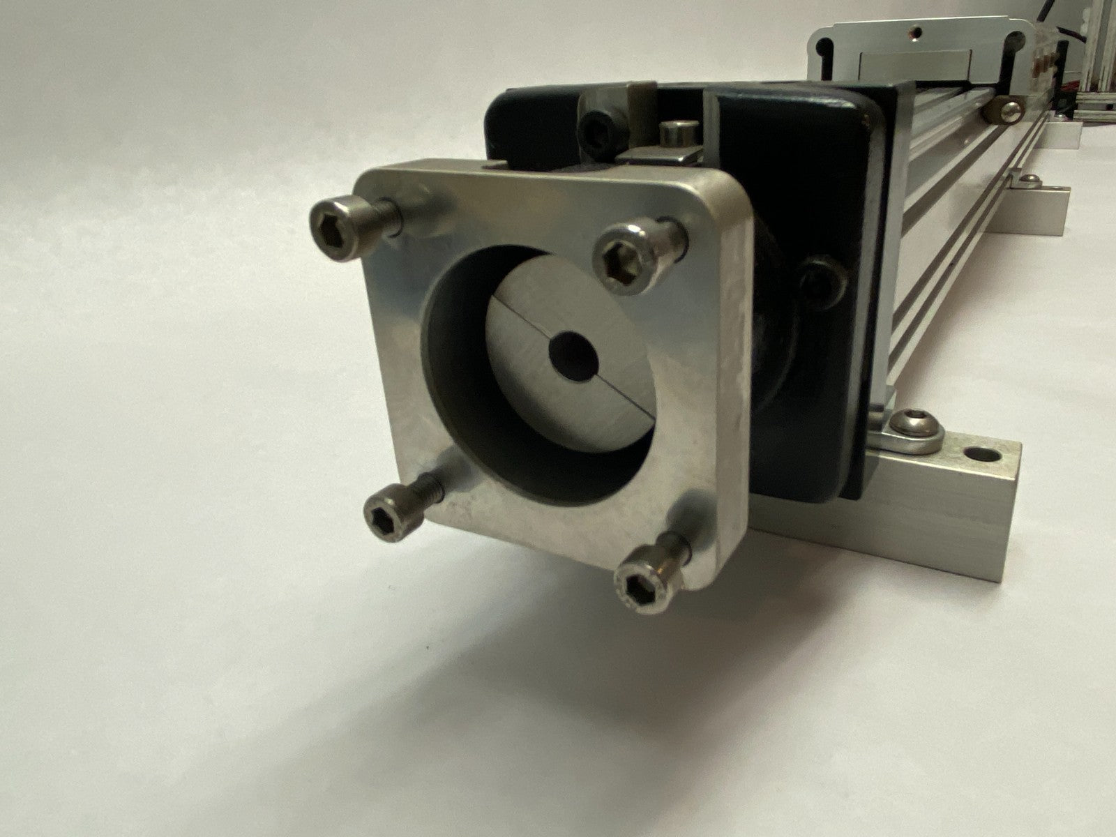 MXE40S BN05 SK24.000LMI | Tolomatic Screw Driven Linear Actuator, Solid Bearing - New – Open Box - Maverick Industrial Sales