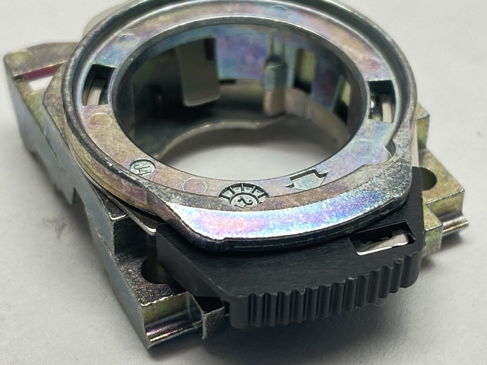 800F-ALM | Allen Bradley Ser A Pushbutton Metal Mounting Latch LOT OF 3 - New – Open box - Maverick Industrial Sales