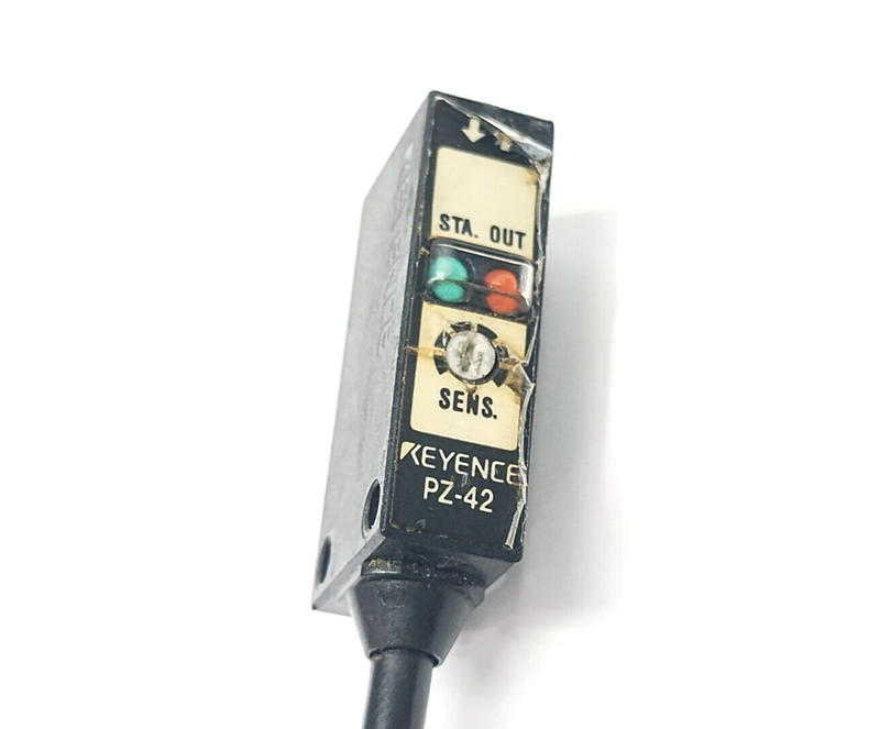 Keyence PZ-42 Square Diffuse-Reflective Photoelectric Sensor NPN 3-Pin Connector - Maverick Industrial Sales