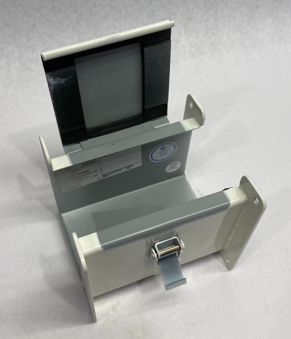 F44L06 | Hoffman nVent Lay-in Wireway Section Straight Hinged Cover PAINTED WHITE - New – Open box - Maverick Industrial Sales