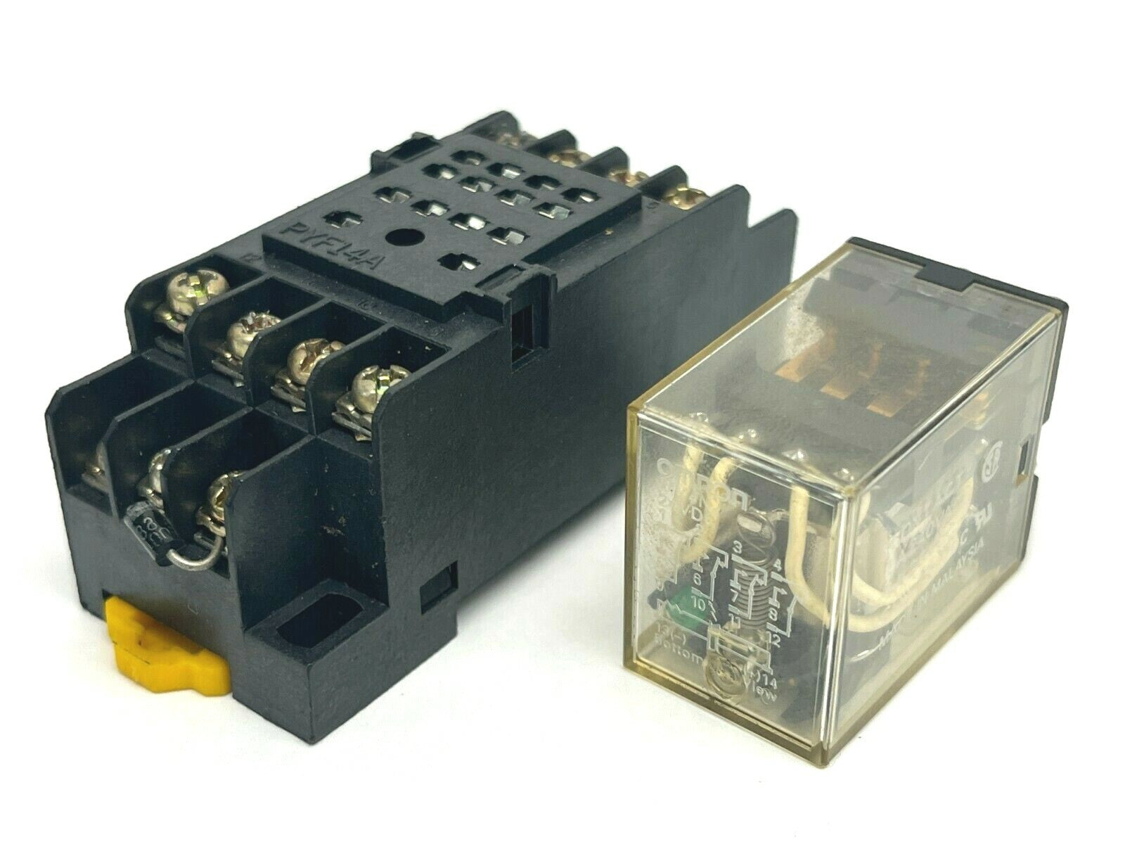PYF14A,MY4N | Omron PYF14A Relay Socket w/ Omron MY4N Relay 24VDC - Used - Maverick Industrial Sales