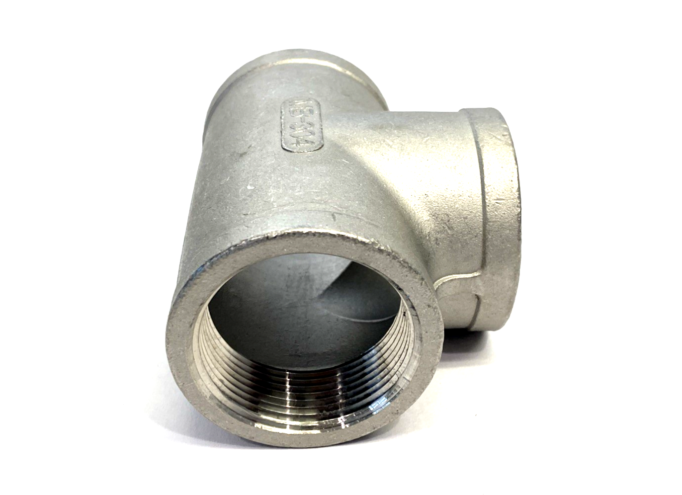 4464K55 | 304 SS Threaded Pipe Fitting, Low-Pressure, Tee Connector, 1-1/2" NPT - New – Open box - Maverick Industrial Sales