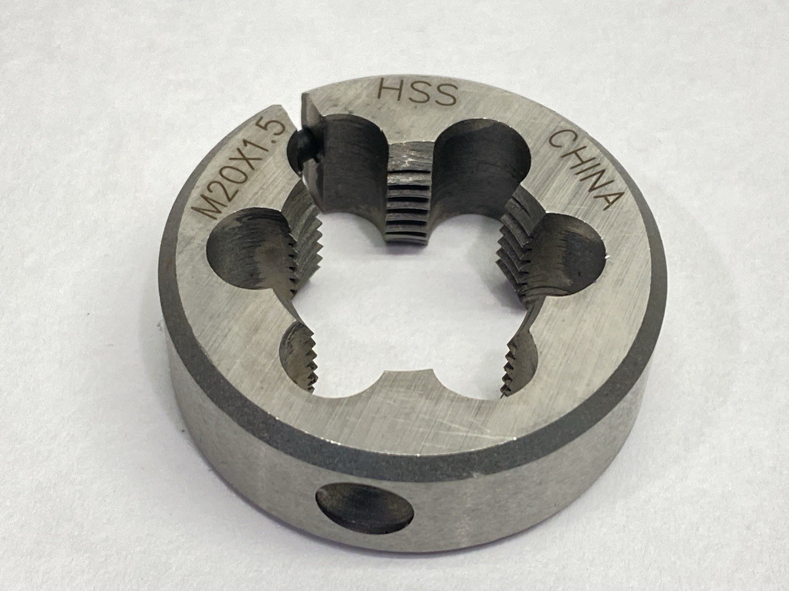 03864154 | Interstate Round Die M20x1.5 1-1/2" OD High-Speed Steel - New – Open box - Maverick Industrial Sales