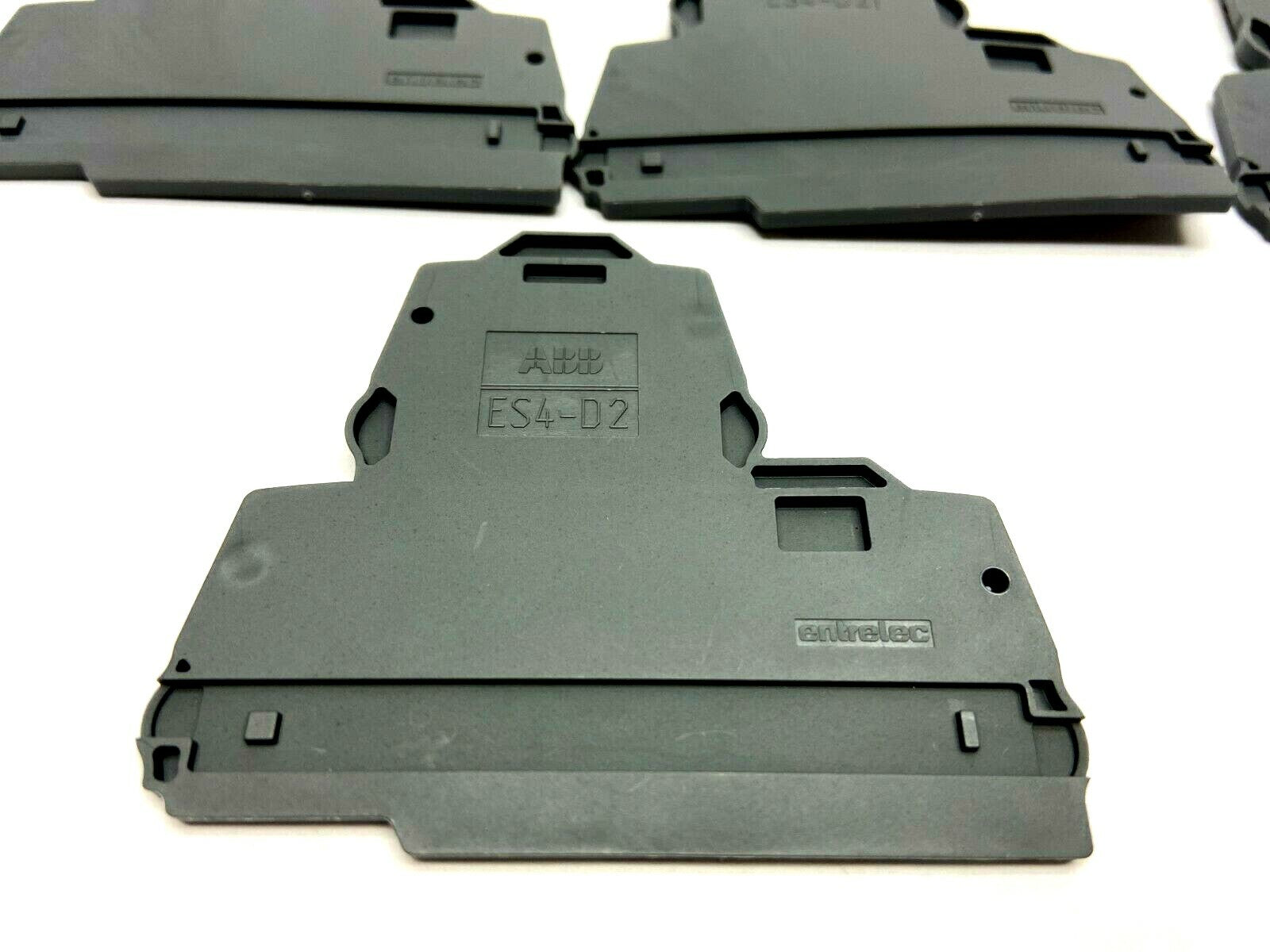 1SNK505960R0000 | ABB Terminal Block End Plate Gray LOT OF 29 - Used - Maverick Industrial Sales