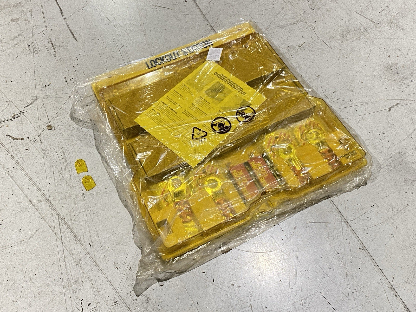 1484BP1106 | Master Lock Padlock Lockout Station DAMAGED - New – Open box - Maverick Industrial Sales