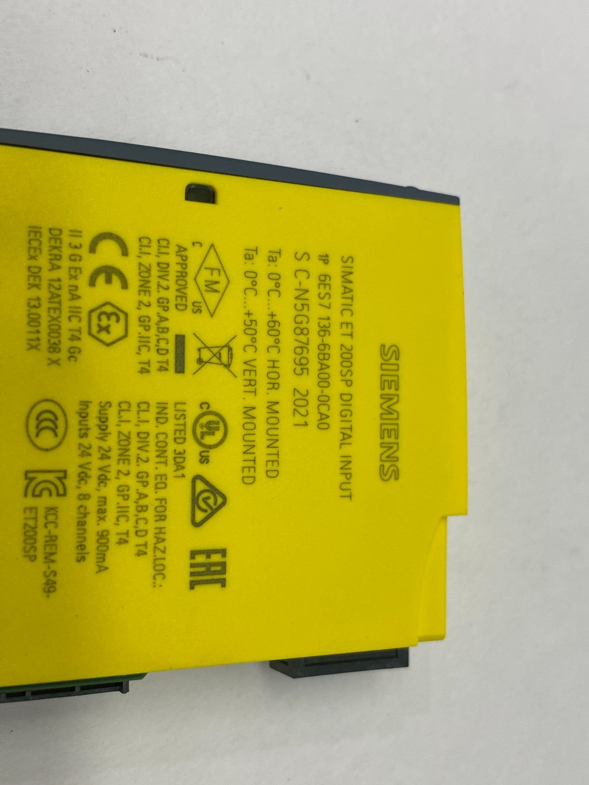 Siemens 6ES7 136-6BA00-0CA0 SIMATIC ET 200SP Digital Input Module SMALL CRACK - Maverick Industrial Sales