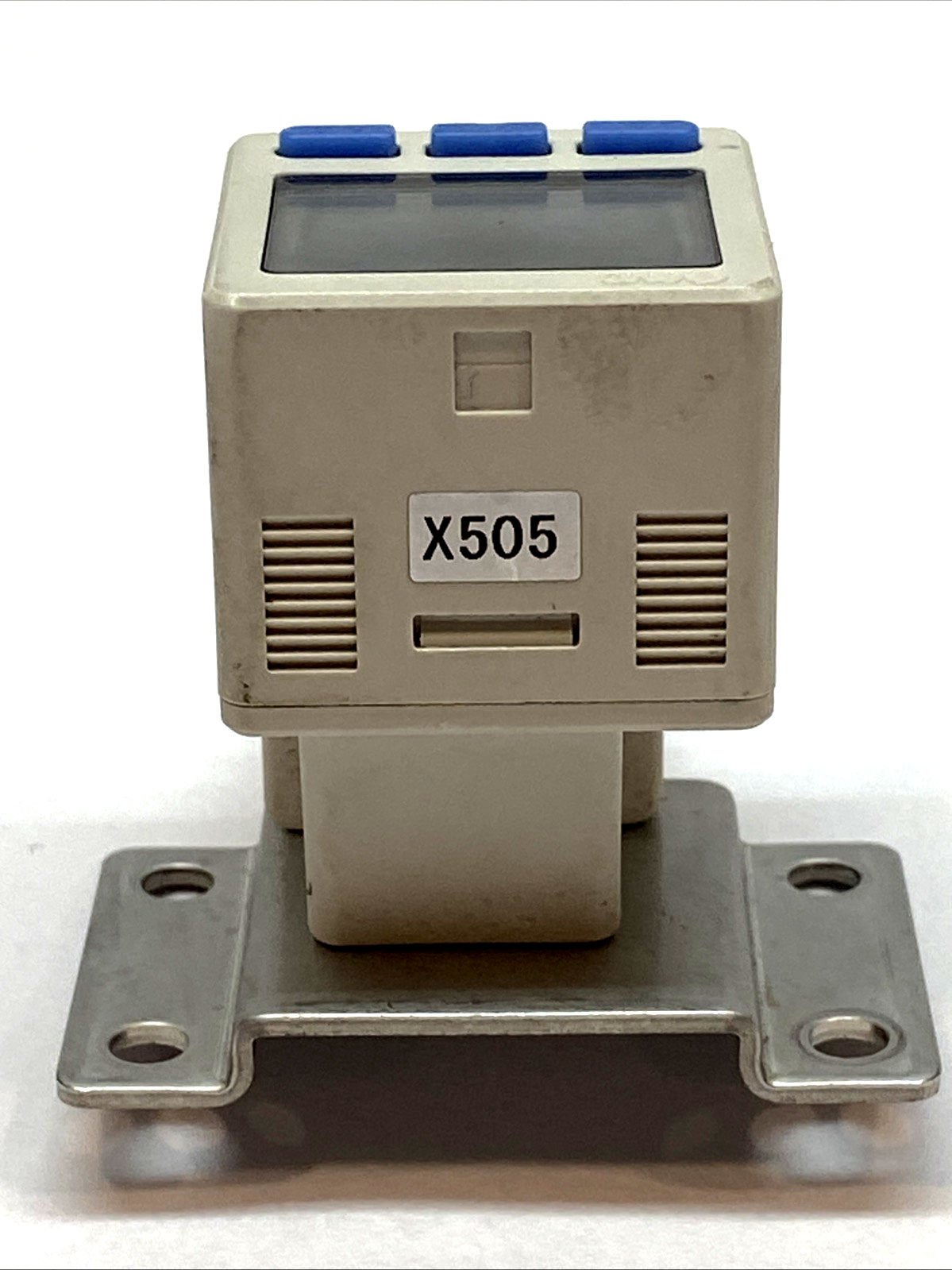 ZSE20C-Y-N02L | SMC Digital Vacuum Switch 3-Screen 1/4" NPT PNP 12-24V - Used - Maverick Industrial Sales
