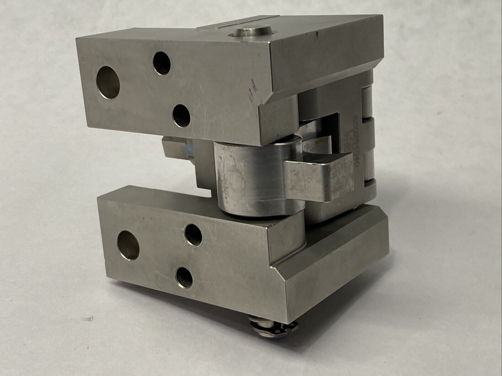 Scanlab 850251011-R00 Lock Assembly 850251040 850251051-R00 11809 - Maverick Industrial Sales