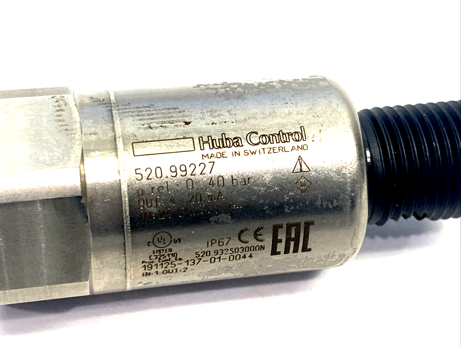 Huba Control 520.99227 Pressure Transmitter 0-40bar 7/16-20 UNF - Maverick Industrial Sales