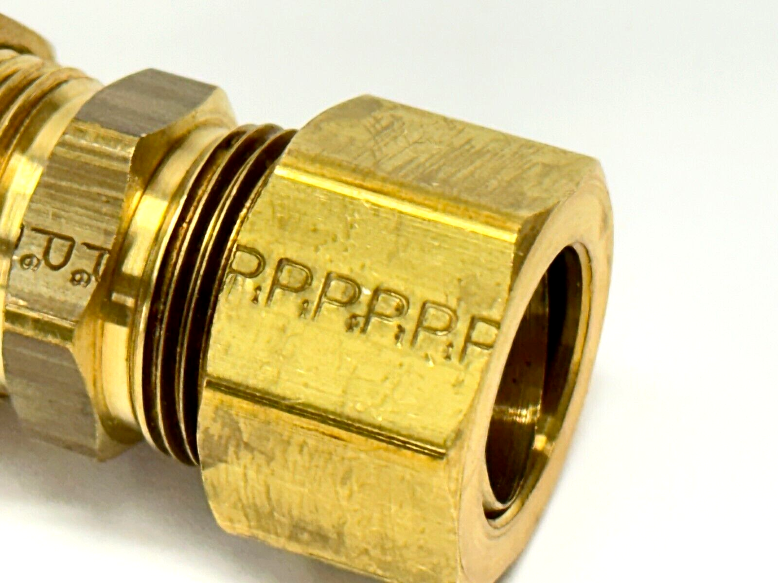 Parker 62C-10 5/8" OD Compression Tube Union Brass - Maverick Industrial Sales