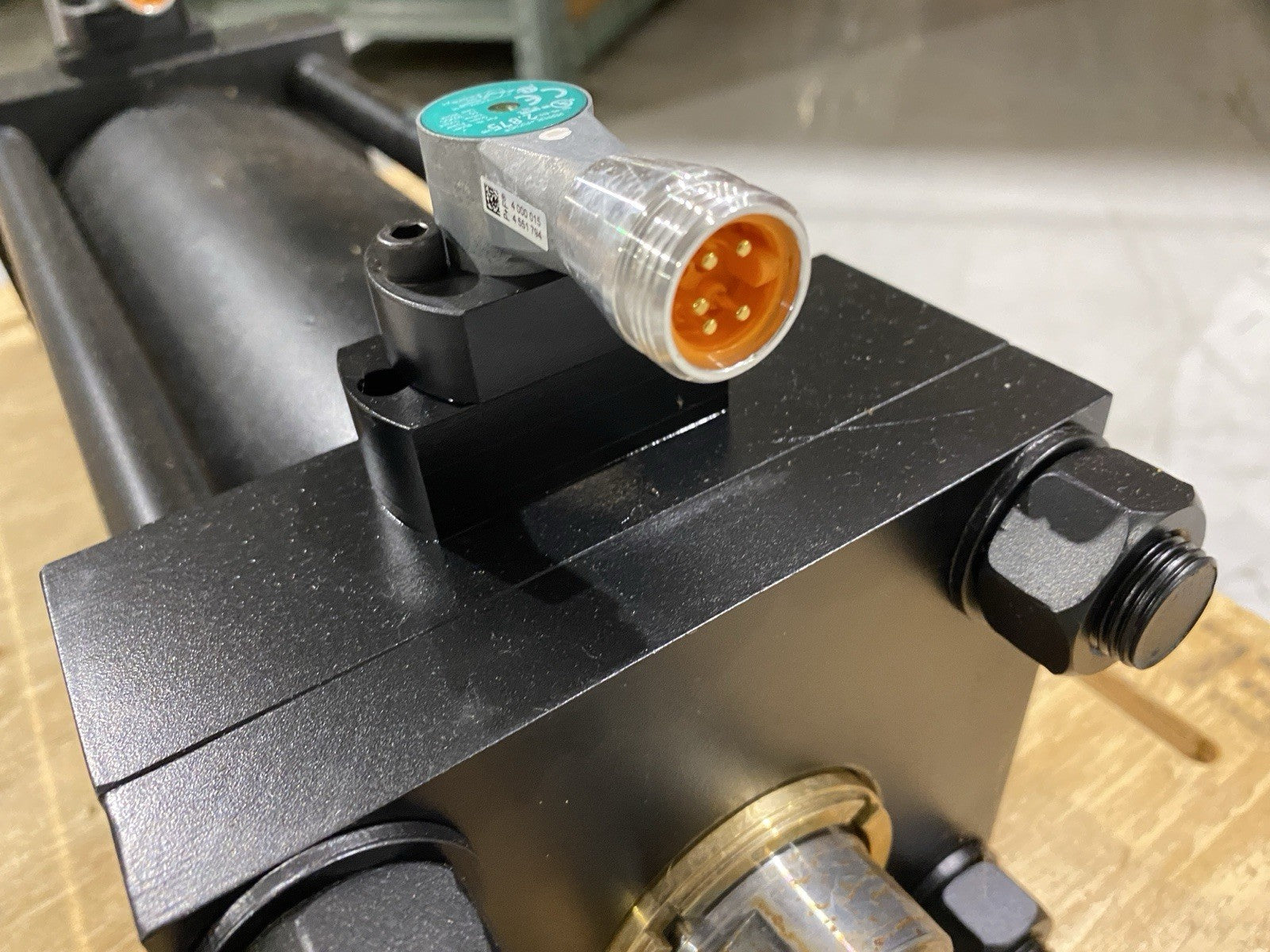 Parker Hannifin 1H2H0A00261736 Cylinder 5.00CBB2HKNAT1S13AC9.500 - Maverick Industrial Sales