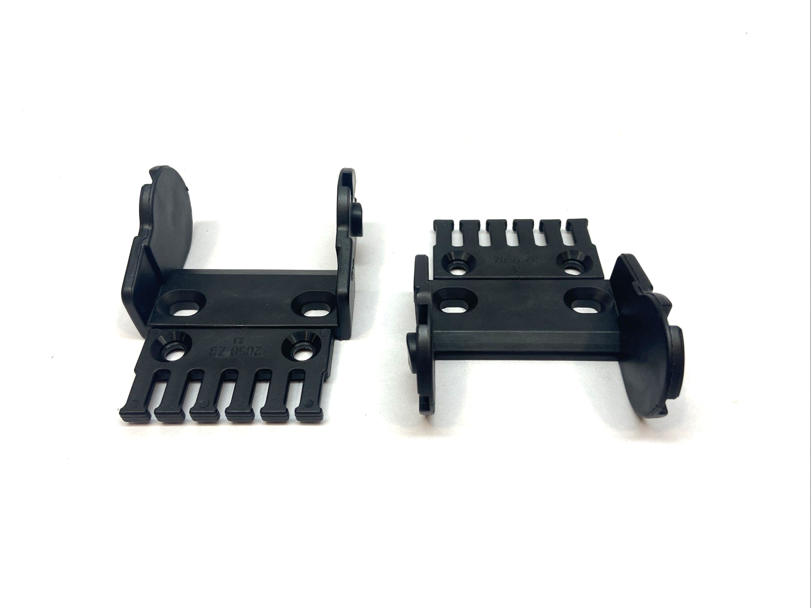 Igus 2050.2PZ E-Chain Mounting Bracket Female w/ 2050.BZ Tiewrap Plate LOT OF 2 - Maverick Industrial Sales
