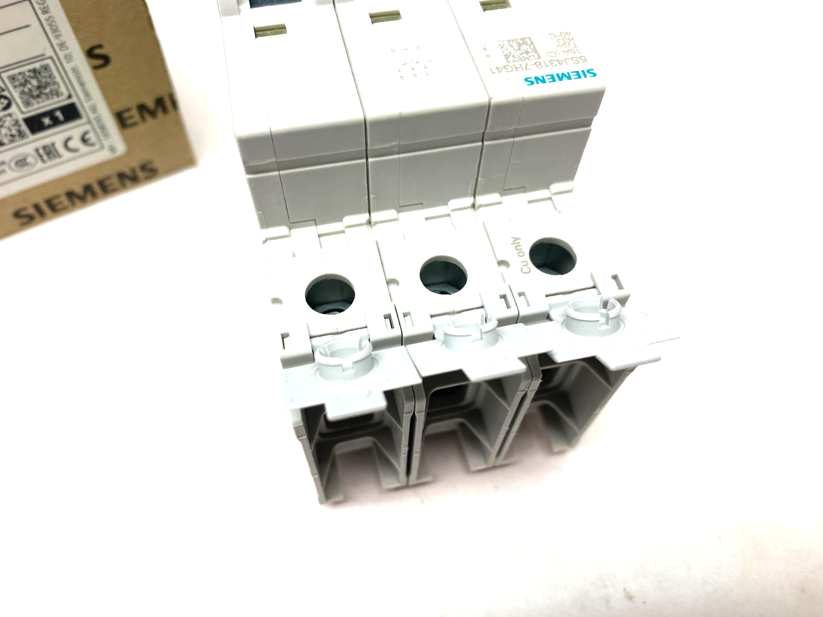 Siemens 5SJ4318-7HG41 Miniature Circuit Breaker 3-Pole 15A C-Char. - Maverick Industrial Sales