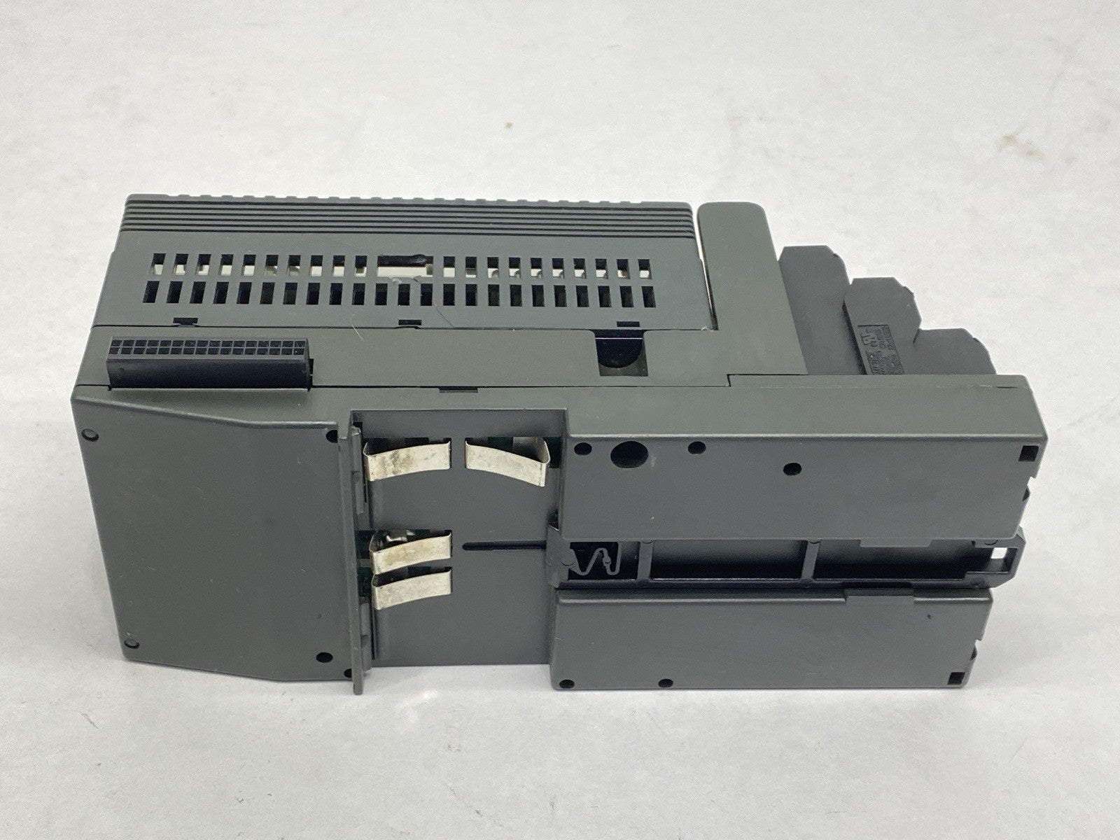IC200MDL240D | GE Fanuc Input Module 16PT 120VAC - For parts or not working - Maverick Industrial Sales
