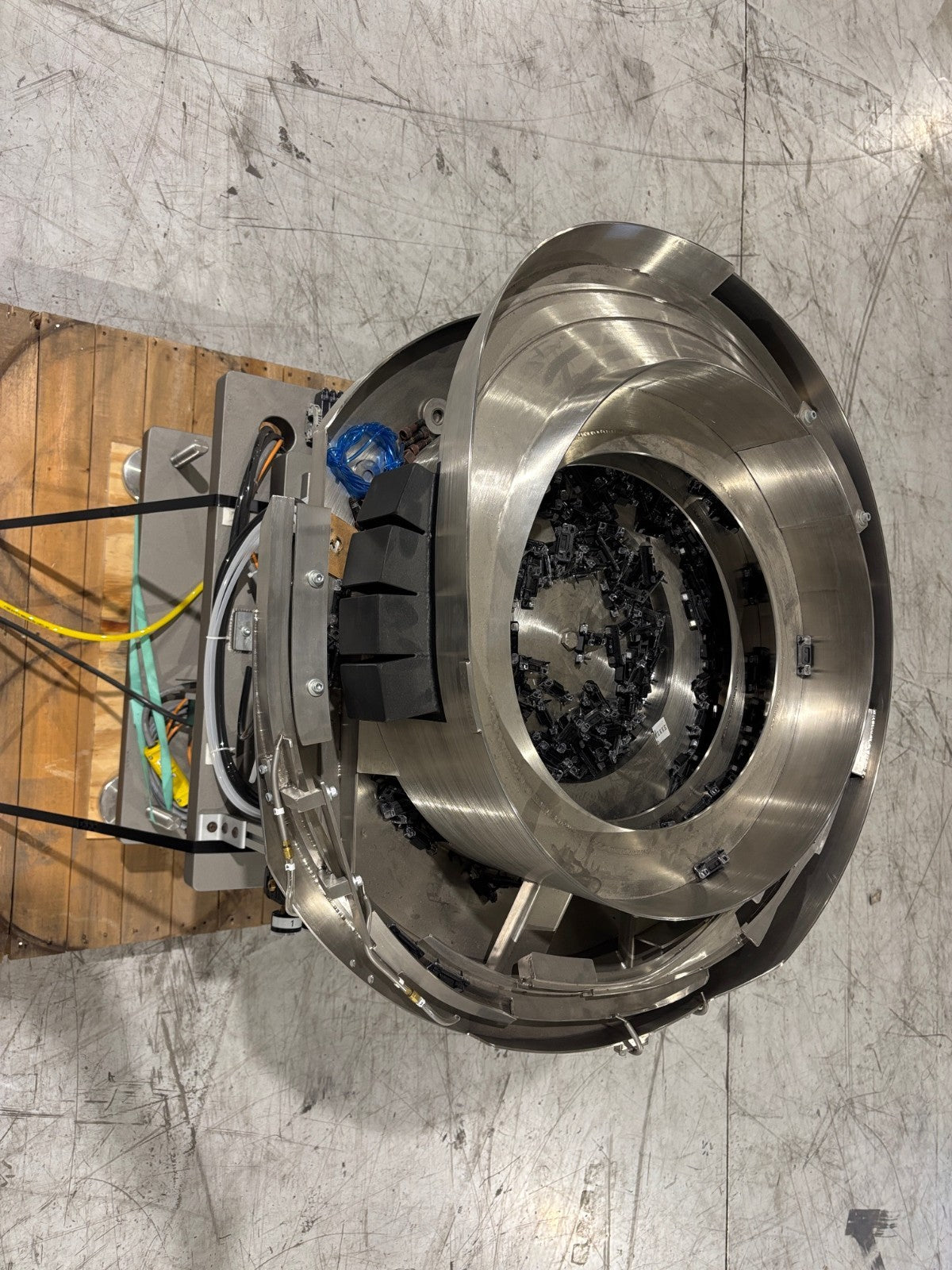 21673 | Fortville Custom Vibratory Bowl Feeder, , REOVIB MFS 268 Controls, 30" - Used - Maverick Industrial Sales