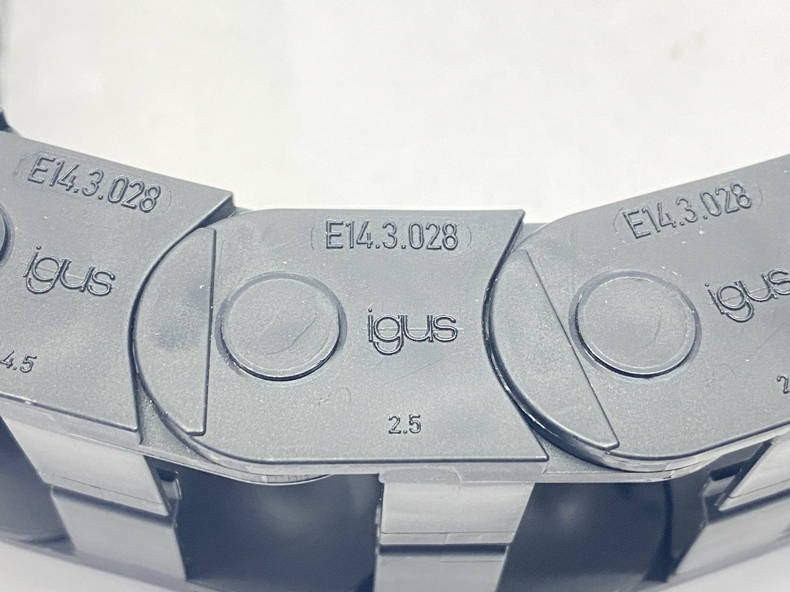 E14.3.028.0 | Igus Series E14 Energy Chain 26 Links 2.6ft Length w/ 114-3-12PZ-A1 - New Other - Maverick Industrial Sales