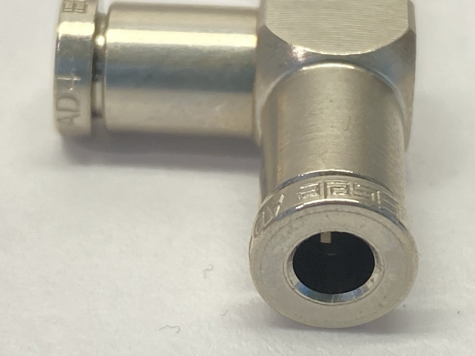 978-0200 | Eisele Push To Connect Union Tee Fitting 4mm OD SS304 - New Other - Maverick Industrial Sales