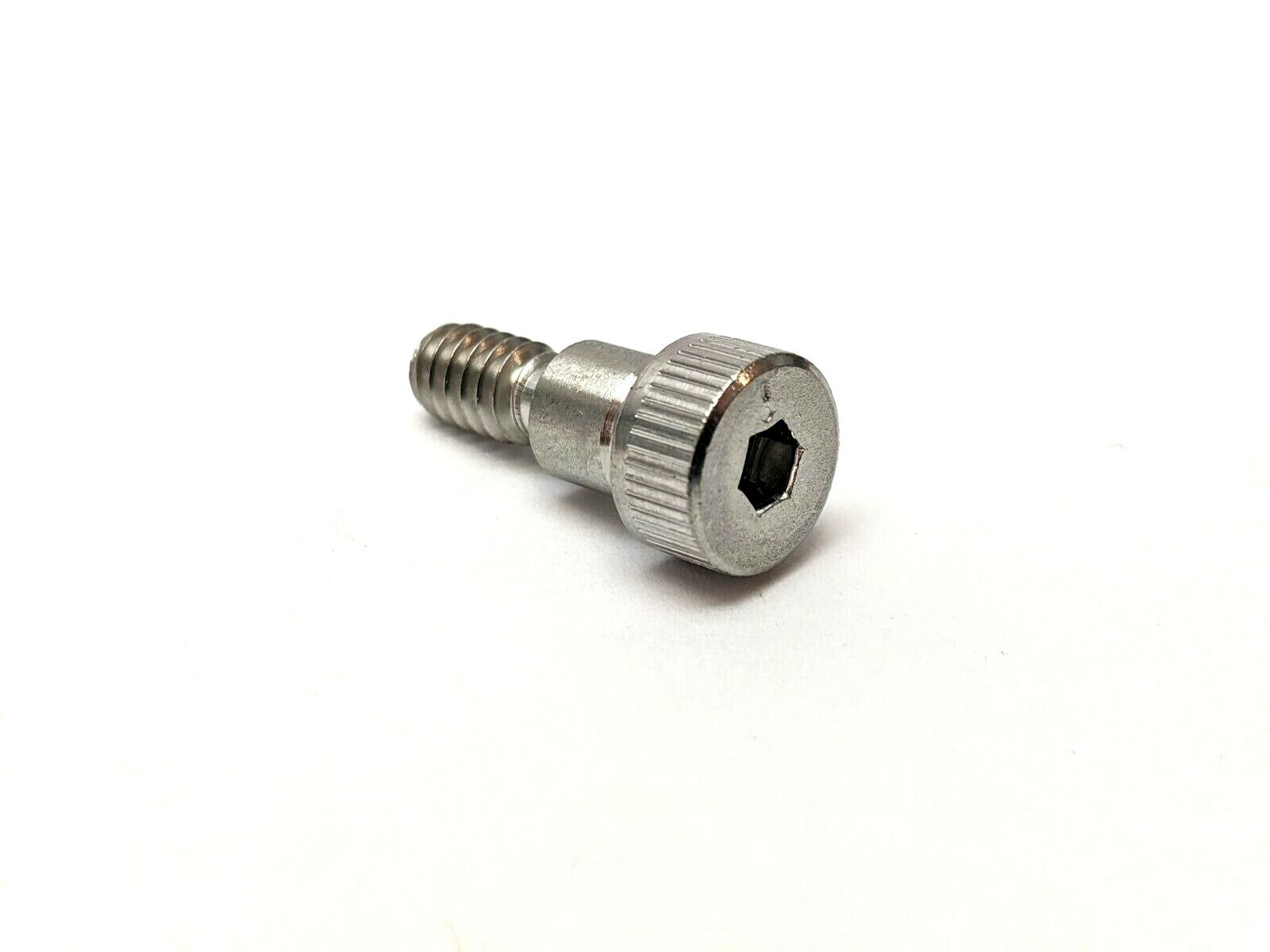 73006 | SS Socket Head Shoulder Screw 1/4"x1/4" Shoulder 10-24 BOX OF 5 - New - Maverick Industrial Sales