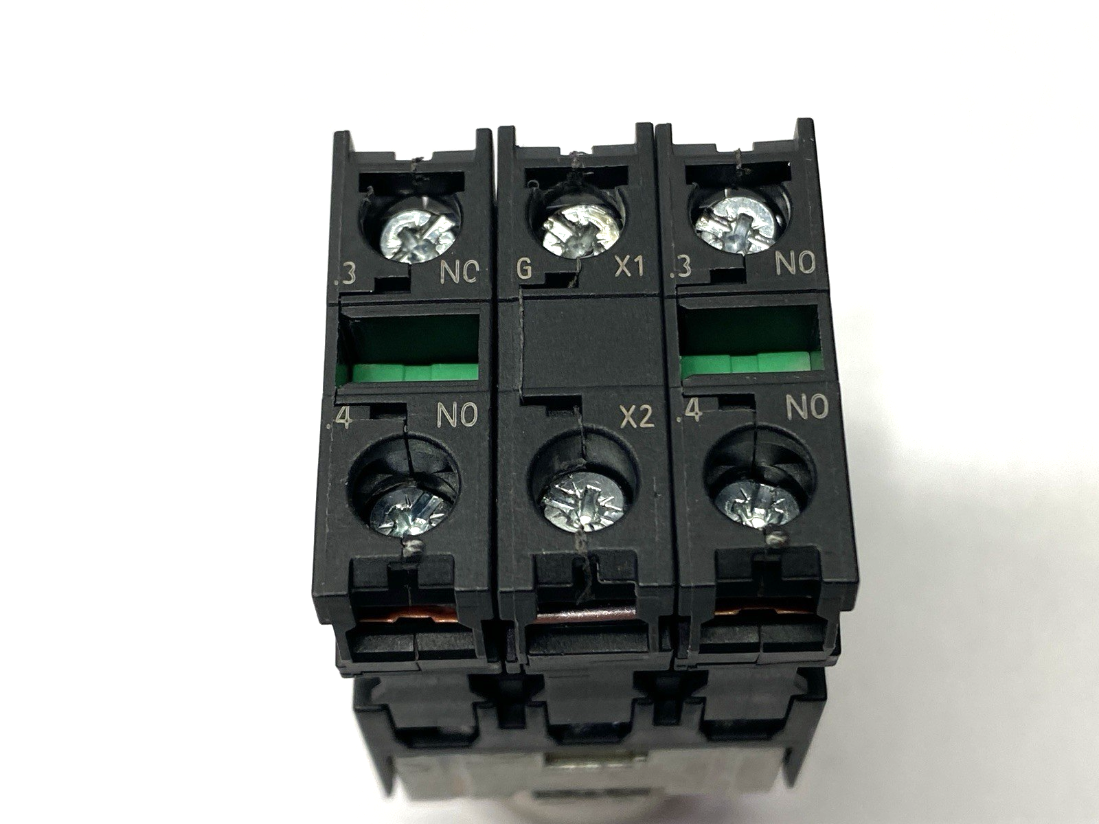 3SU1152-0AB40-1FA0 | Siemens Illuminated Pushbutton Green DAMAGED BUTTONHEAD - Used - Maverick Industrial Sales
