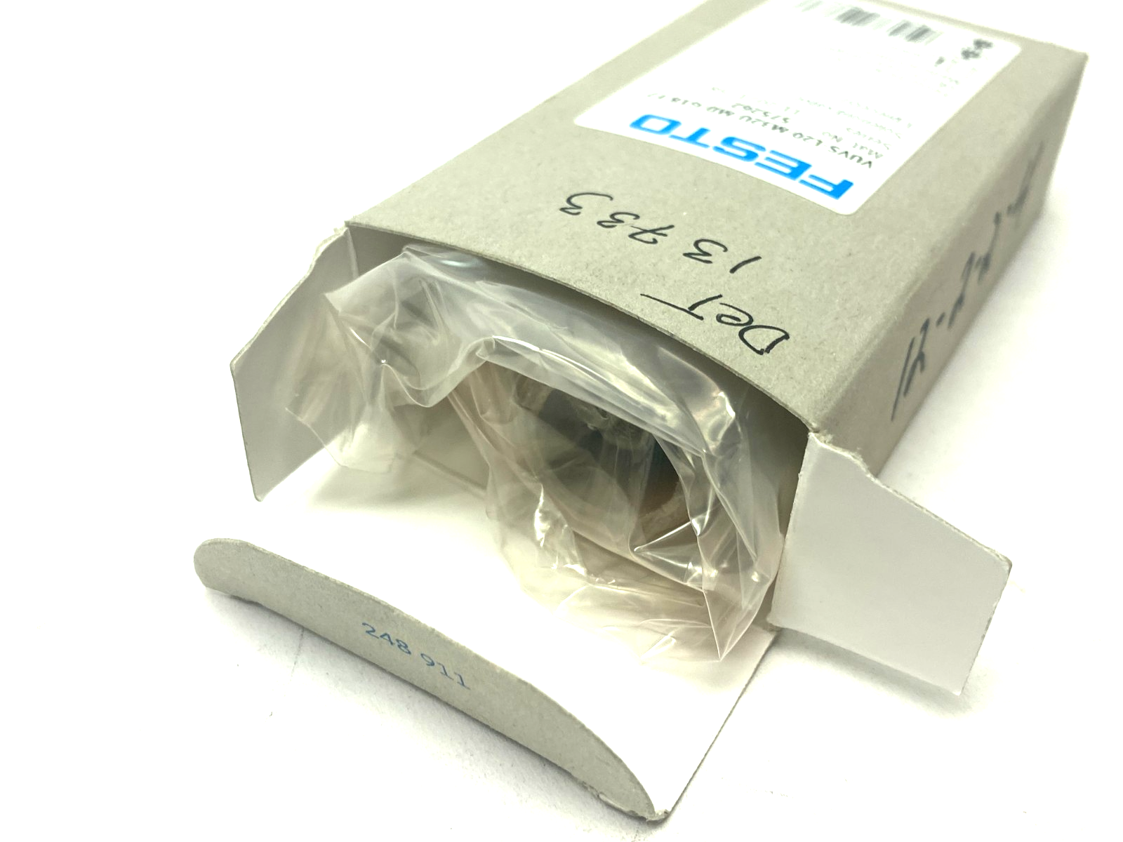 Festo VUVS-L20-M32U-MD-G18-F7 Spring Return Solenoid Valve 575262 - Maverick Industrial Sales