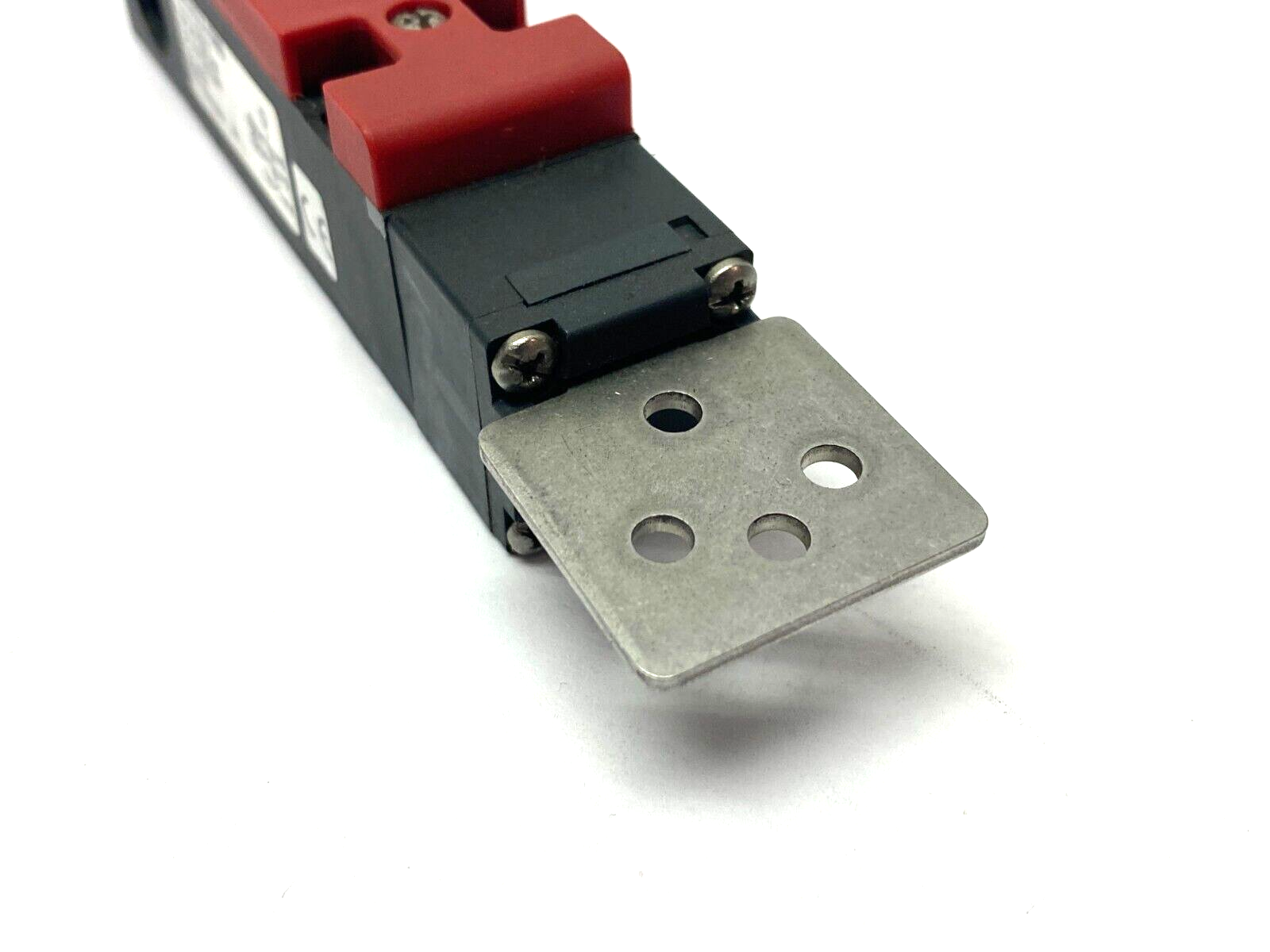 Euchner NM12VZA-SM6 Safety Switch 088863 w/ Key - Maverick Industrial Sales