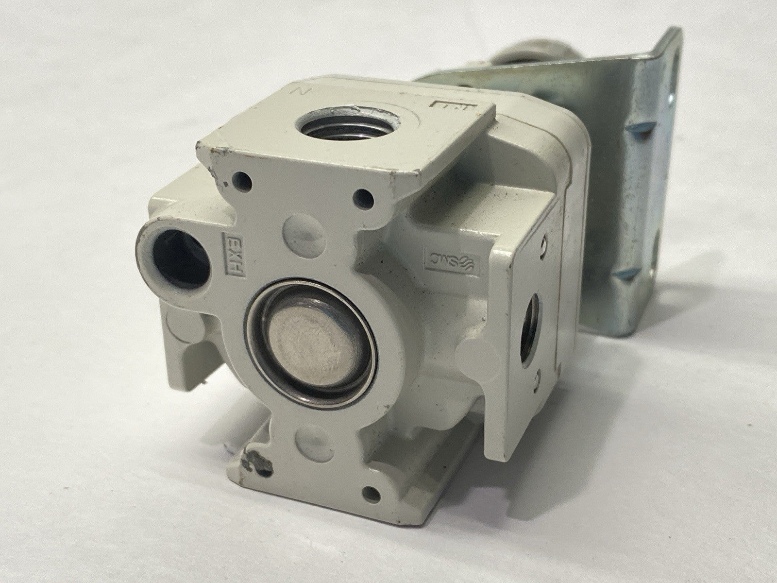 IR2200-N02-Z-A | SMC Pneumatic Precision Regulator 1/4" NPT - Used - Maverick Industrial Sales