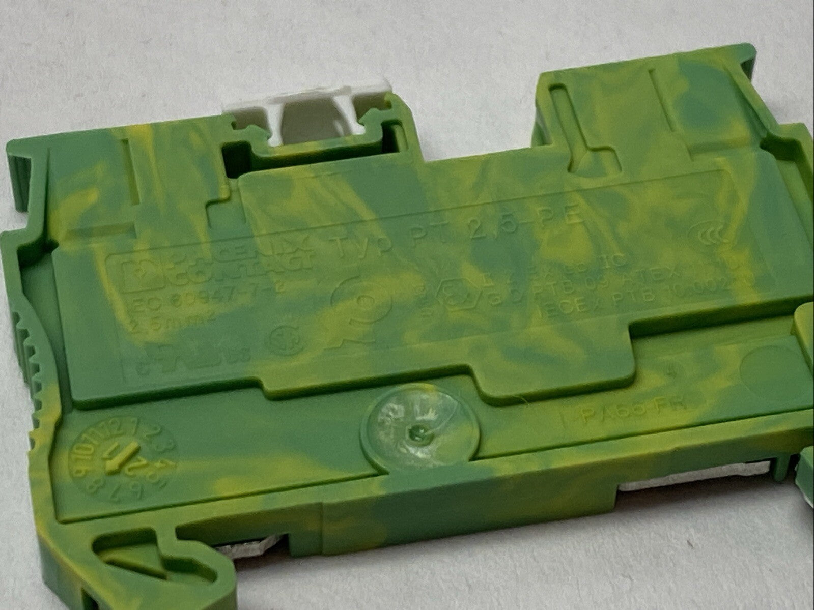 Phoenix Contact PT 2,5-PE Ground Terminal Block Green/Yellow 3209536 LOT OF 7 - Maverick Industrial Sales