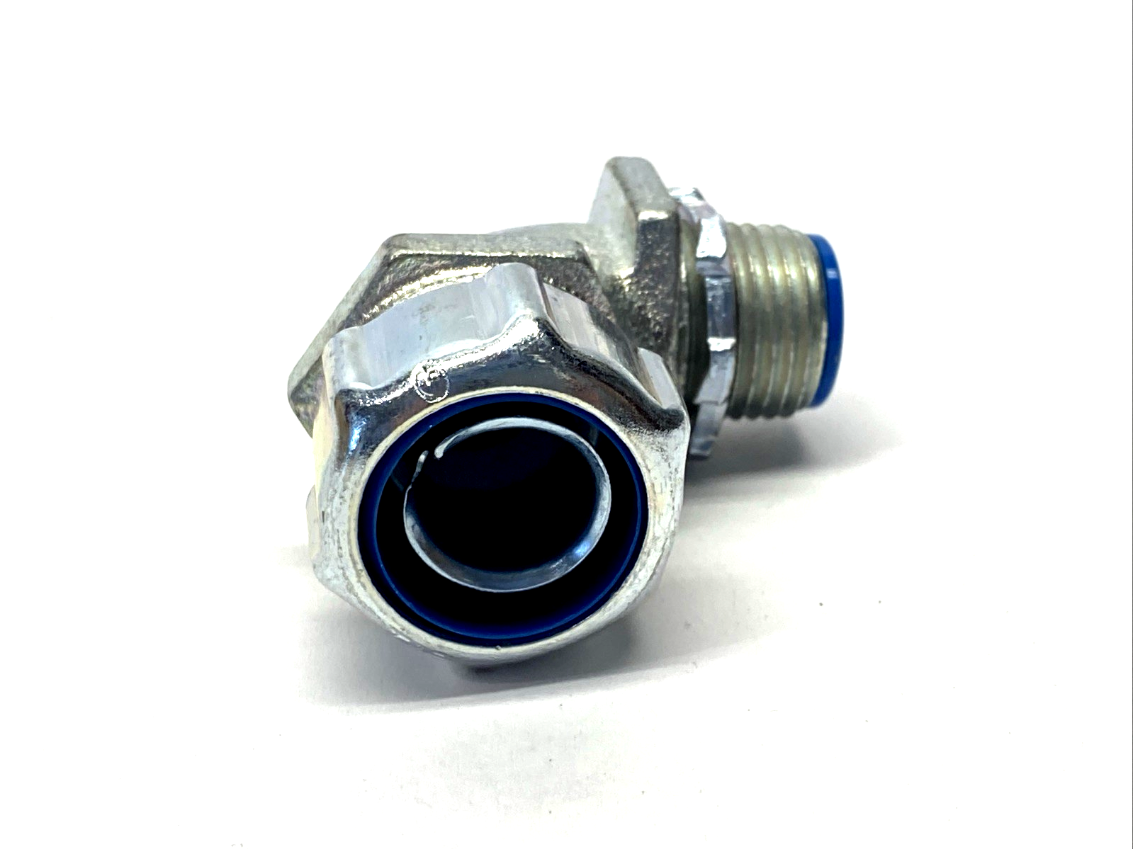 Thomas & Betts 5352 1/2" 90 Deg. Liquid Tight Conduit Fitting 1/2" NPT LOT OF 21 - Maverick Industrial Sales