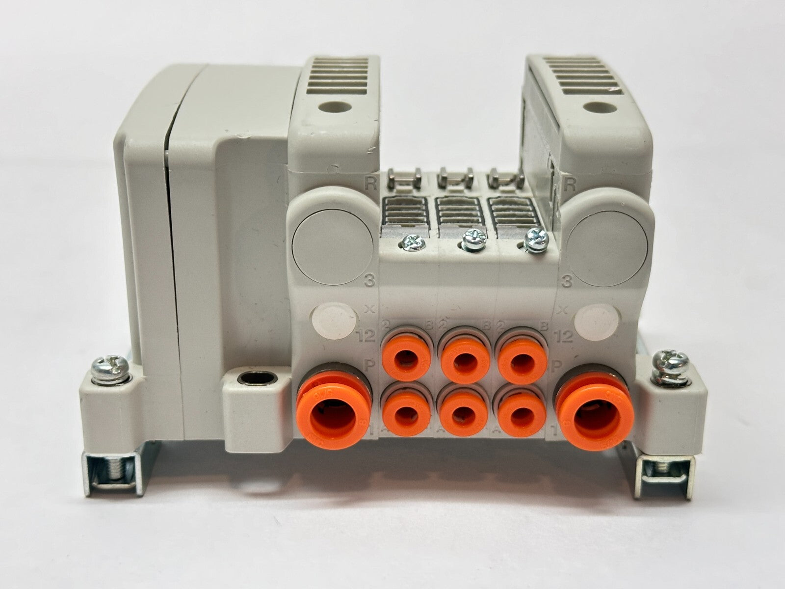 SMC VV5QC1-03N3D0-D0N5 Plug In Base Manifold 3-Station SLIGHT DAMAGE - Maverick Industrial Sales