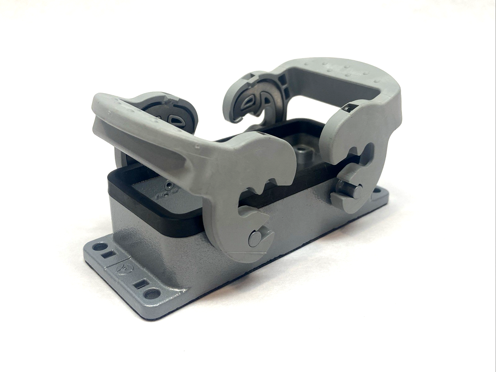 70.320.1628.0 | Wieland Bottom Base Double Latch BOTTOM BAS GUT GA 16 A - Used - Maverick Industrial Sales