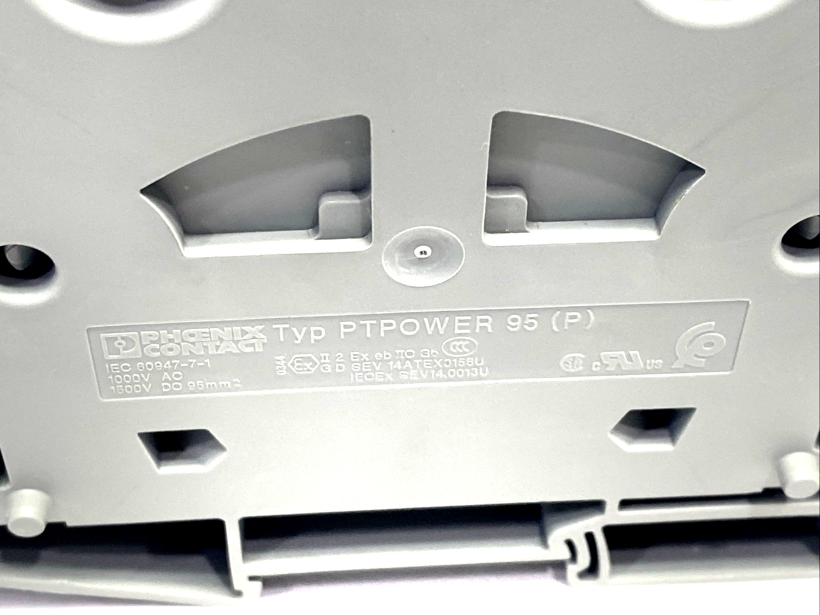 Phoenix Contact Typ PTPOWER 95 P Terminal Block 3260163, AGK 10-PTPOWER 3260145 - Maverick Industrial Sales