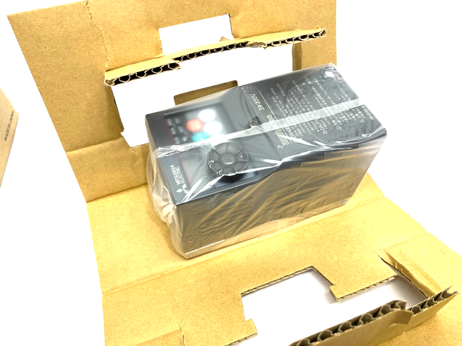 Mitsubishi FR-D720-0.1K Compact Variable Speed/Frequency Drive 3Ph AC200-240V - Maverick Industrial Sales