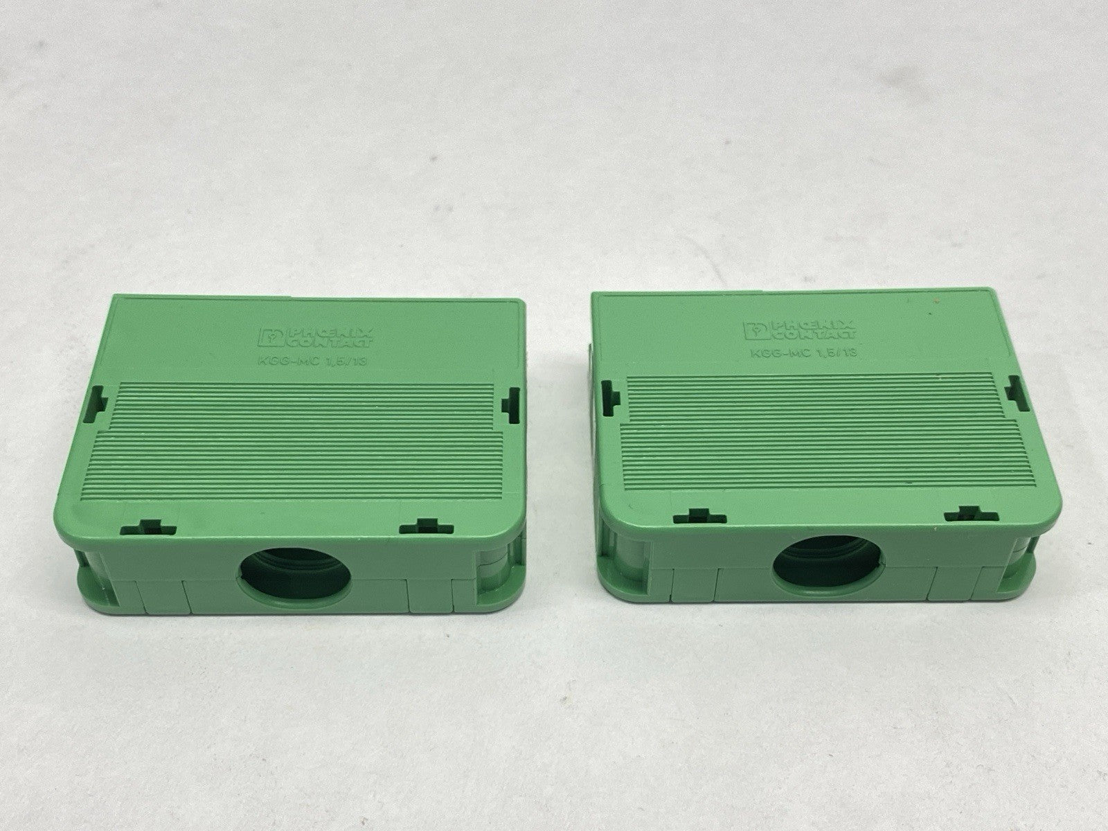 KGG-MC 1,5/13 | Phoenix Contact Cable Housing 1834453 LOT OF 2 - New – Open box - Maverick Industrial Sales
