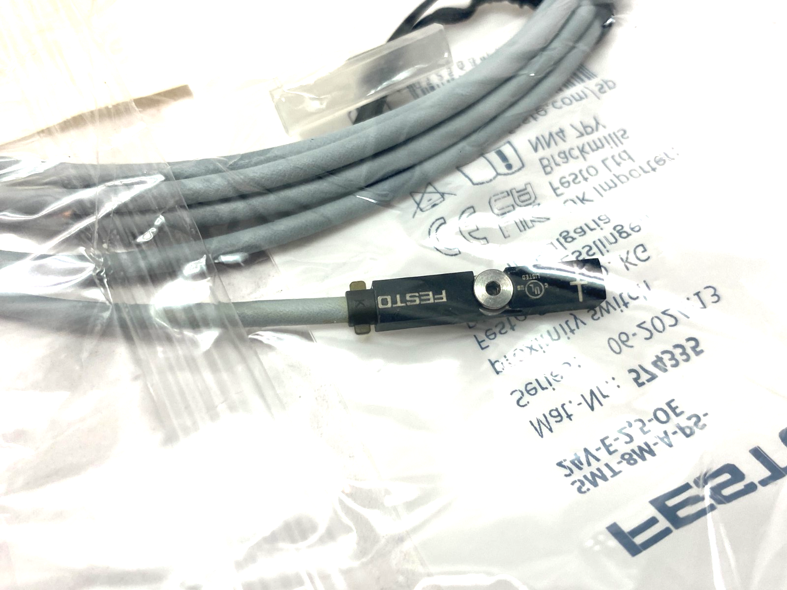 Festo SMT-8M-A-PS-24V-E-2,5-OE Proximity Switch Sensor 574335 - Maverick Industrial Sales