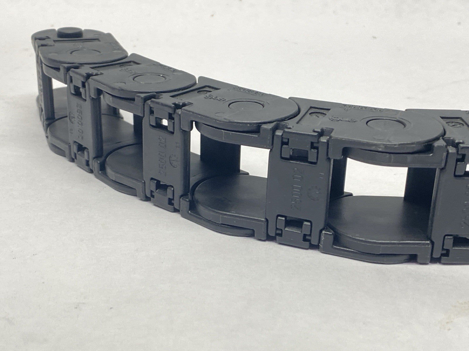 250.02.125 | Igus Series 250 Energy Chain 9 Links 18" Length - New Other - Maverick Industrial Sales