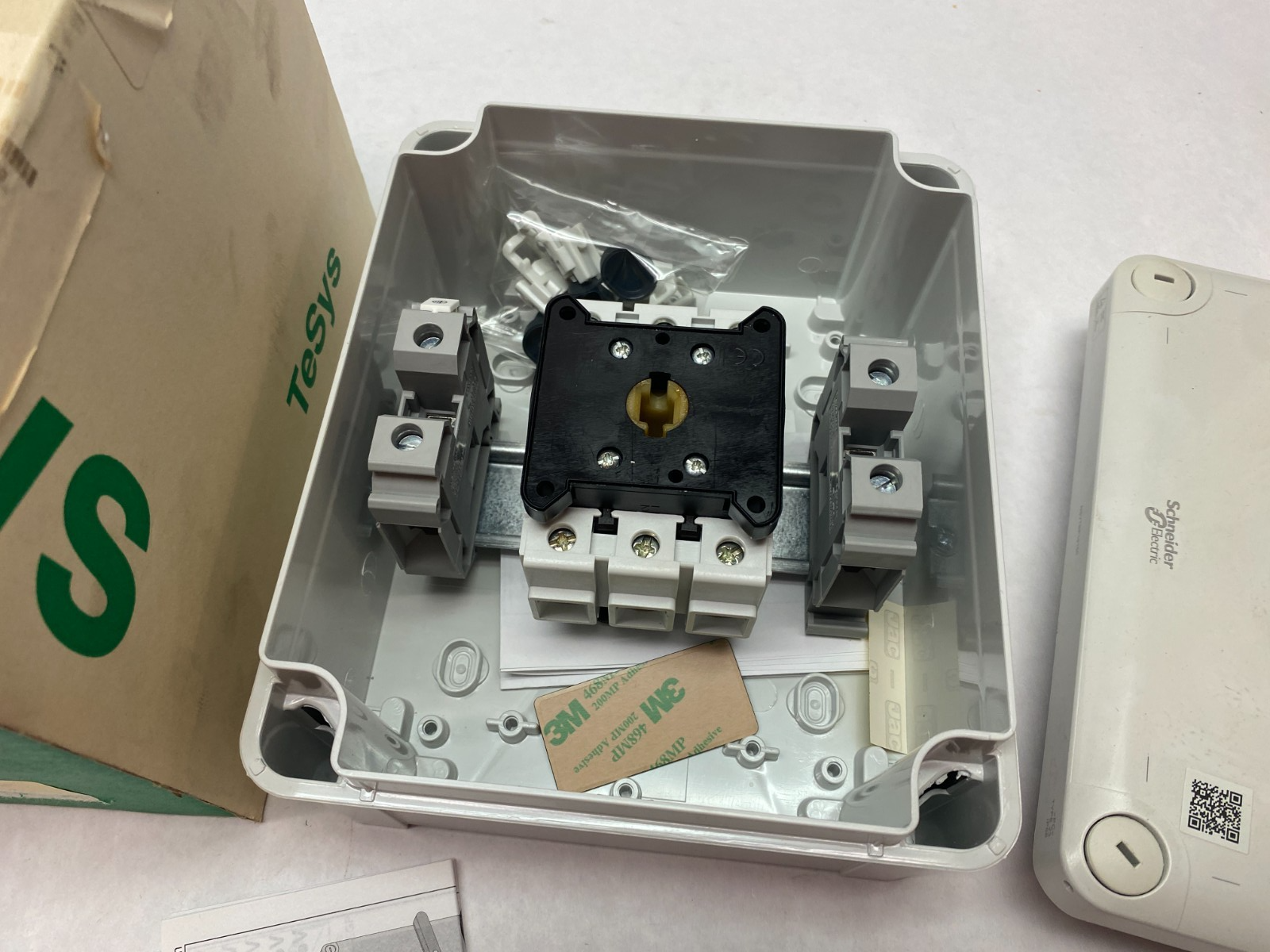 Schneider Electric VC3GUN Enclosed Emergency Switch IP55 480/600V 941319 - Maverick Industrial Sales