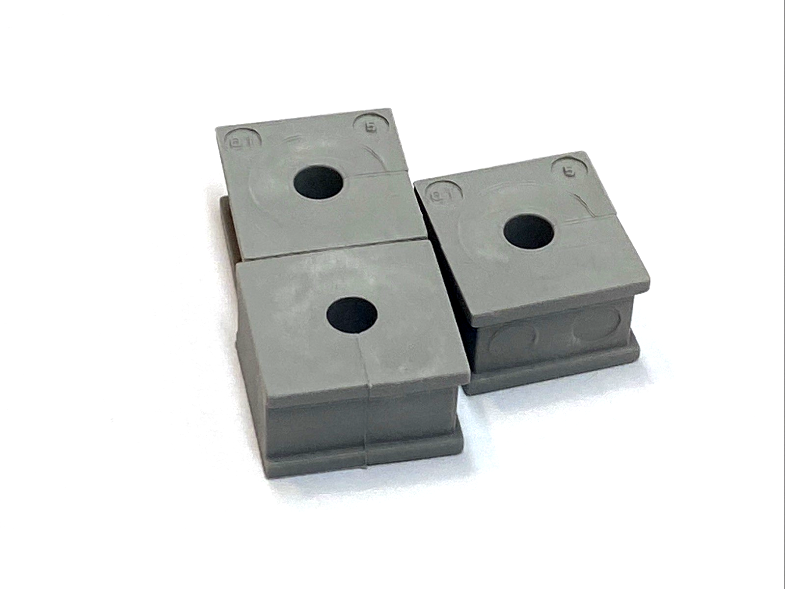 42505 | Icotek QT 5 Cable Grommet Gray Elastomer 4-5mm Diameter LOT OF 3 - New – Open box - Maverick Industrial Sales