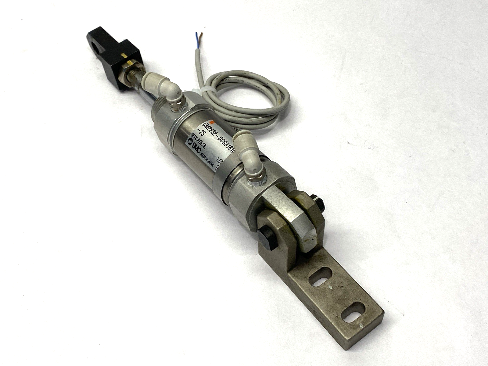 SMC CM2E32-DCG3181G-25 Pneumatic Cylinder Double Acting 32mm Bore 25mm Stroke - Maverick Industrial Sales