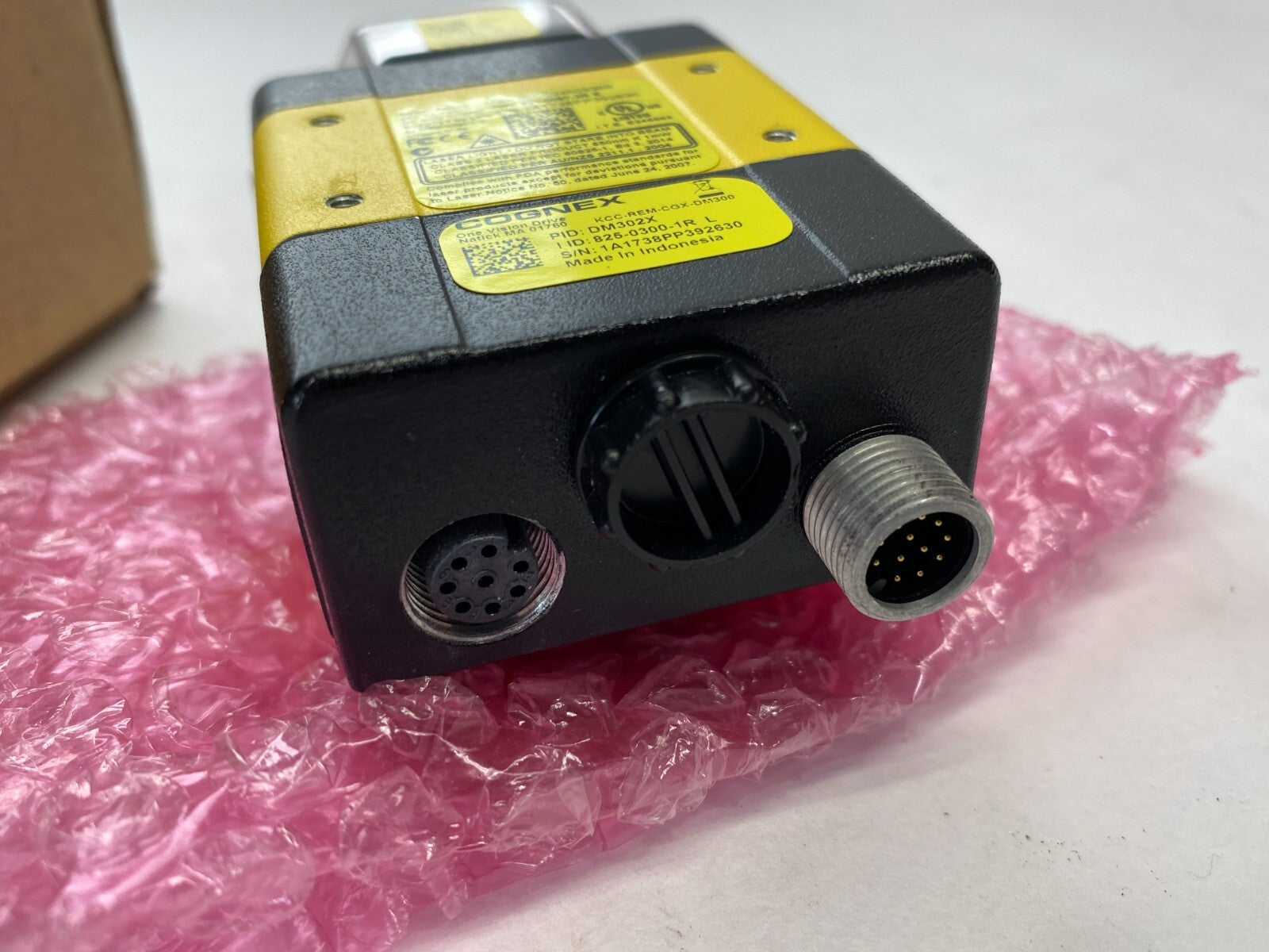 Cognex DMR-302X-00 Barcode Reader 828-0369-1R w/ 820-0290-1R Diff. LED Lens - Maverick Industrial Sales