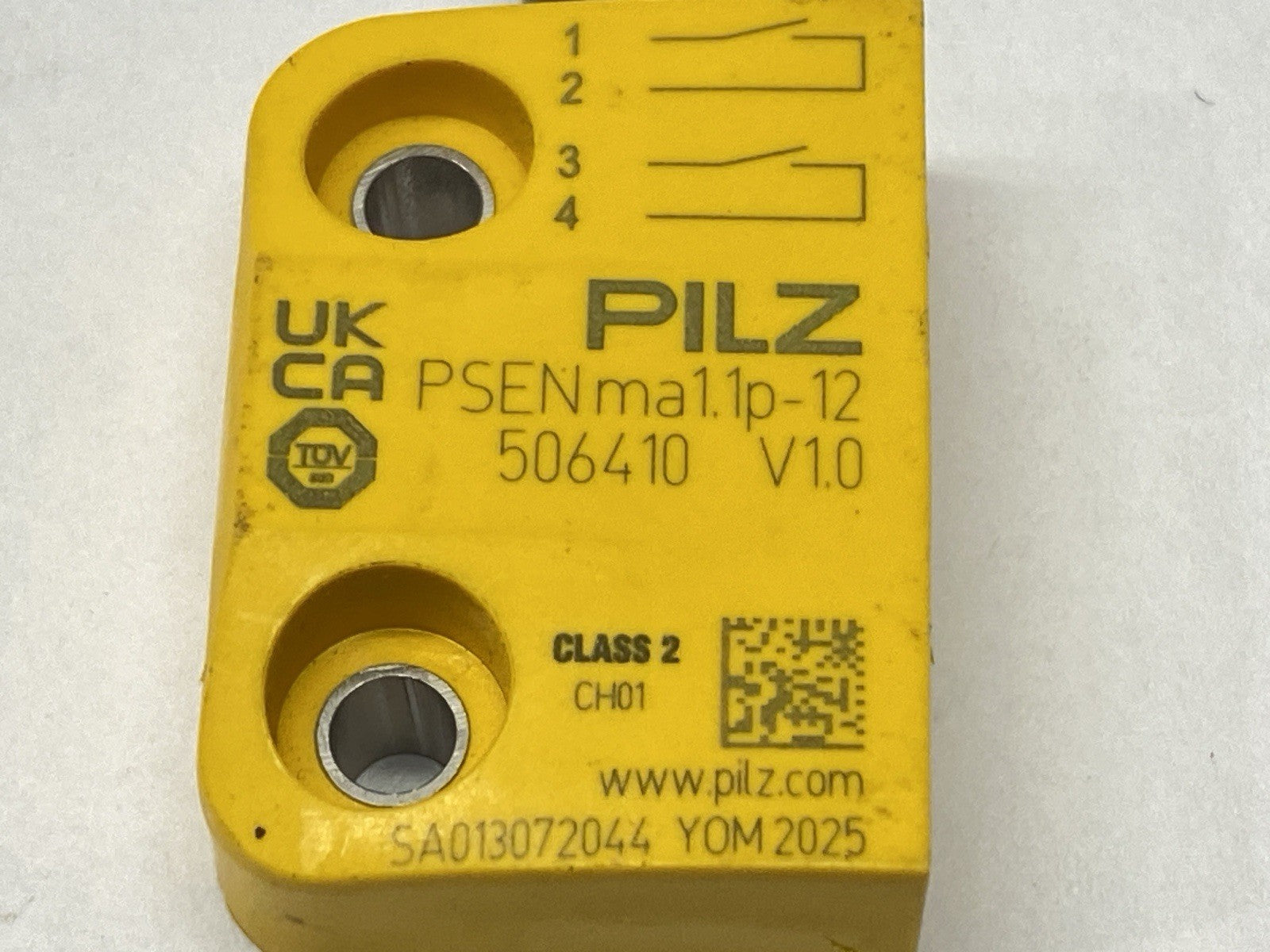 PSEN ma1.1p-12/3mm/ix1/1switch | Pilz Magnetic Safety Switch M8 4-Pin 506410 - New – Open box - Maverick Industrial Sales