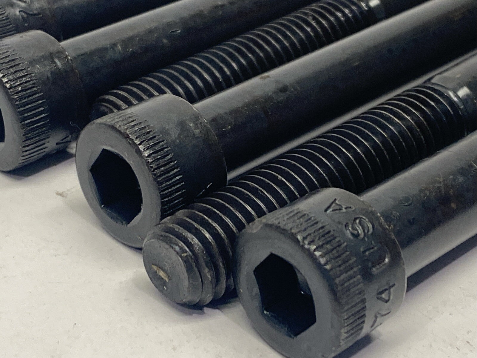 91251A740 Black-Oxide Socket Head Screw 1/2"-13 Thread Size 8" Long LOT OF 10 - Maverick Industrial Sales