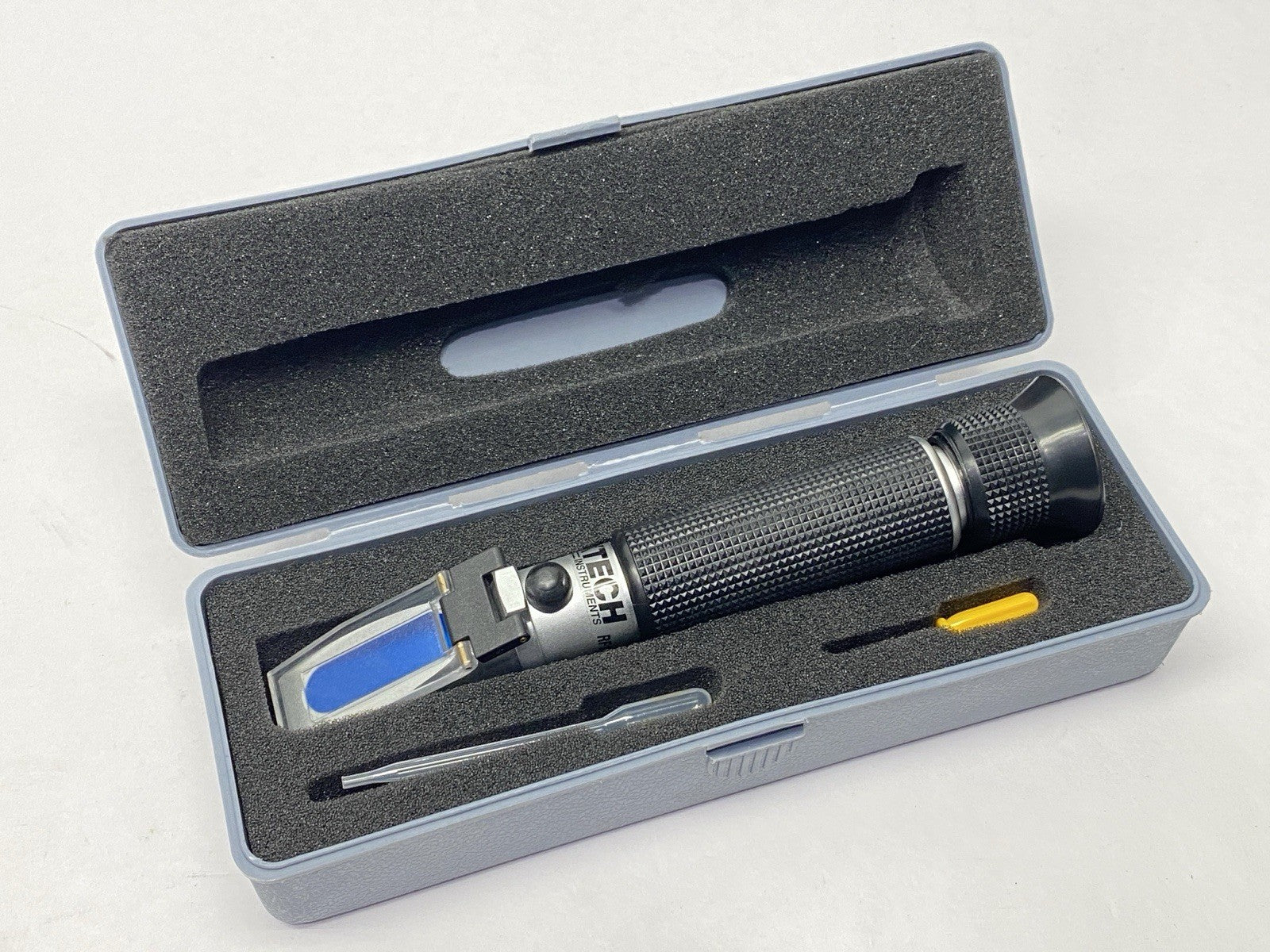 RF11 | Extech Portable Sucrose 0-10% Brix Refractometer - Used - Maverick Industrial Sales