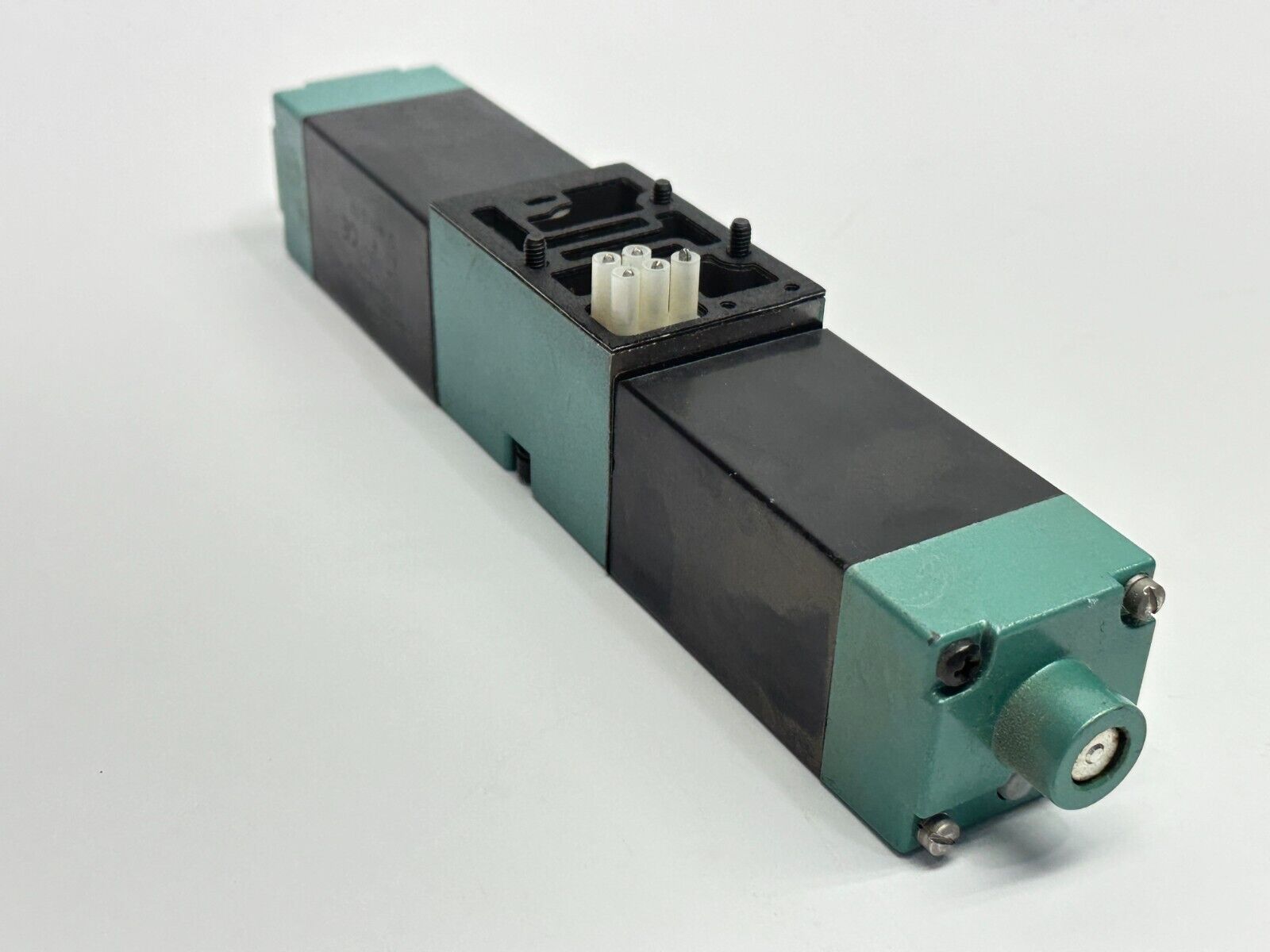 Numatics 152SS525M019M61 MK 15 Series Solenoid Valve 4-Way 0.25A 24VDC - Maverick Industrial Sales