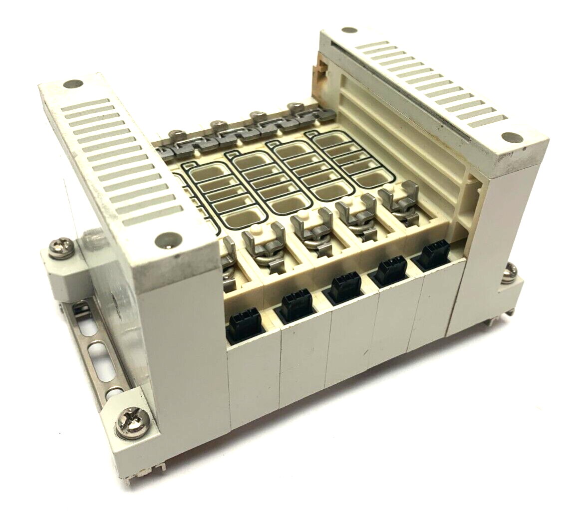 VV5Q11-05N3FS0-D0RS | SMC Plug In Manifold Assembly 5-Port - Used - Maverick Industrial Sales