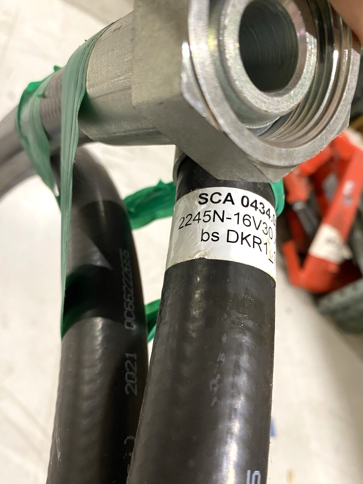 Atlas Copco 0434.0287 SCA Hose 2245N-16V30 x 4.000 bs DKR1_1/4" - Maverick Industrial Sales