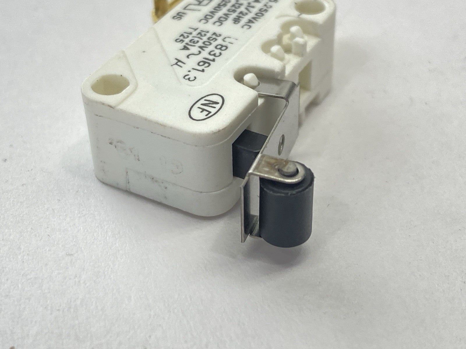 Crouzet U83161.3 Miniature Snap-Action Microswitch 1/2HP 125/250VAC LOT OF 5 - Maverick Industrial Sales