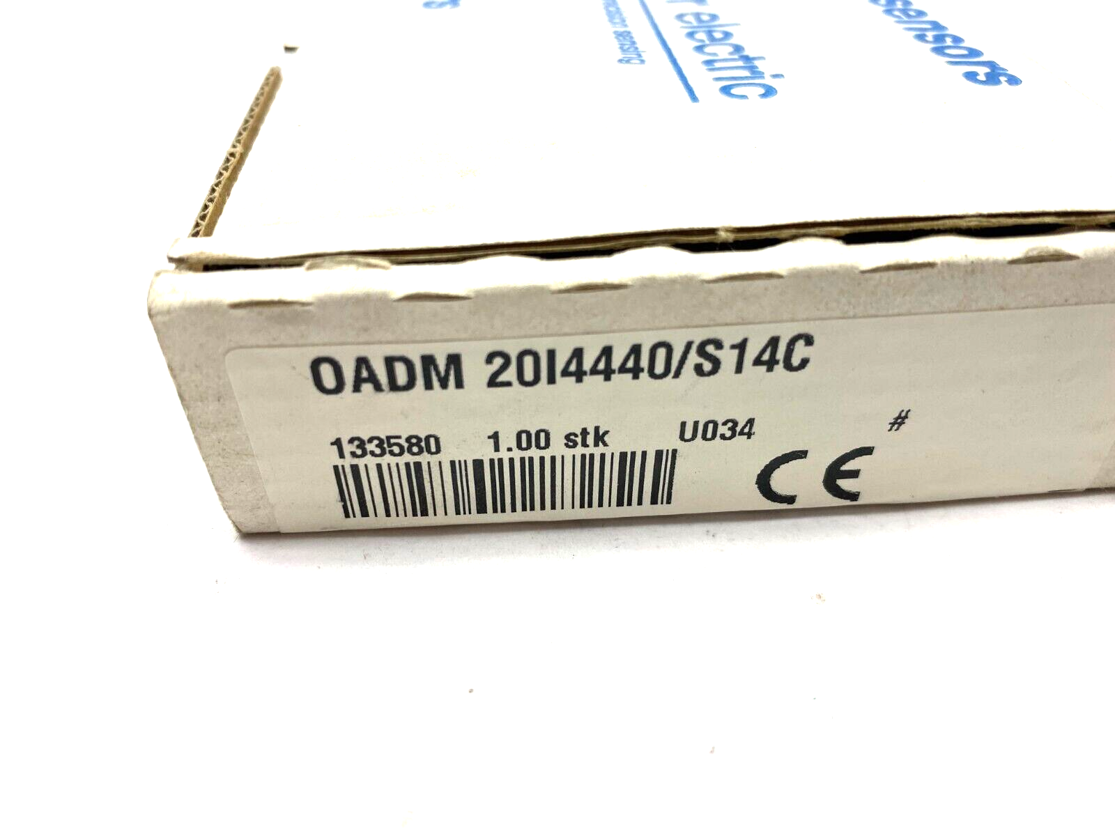 Baumer OADM 20I4440/S14C Teach-In: Button Distance Sensor 30~70mm 11077730 - Maverick Industrial Sales