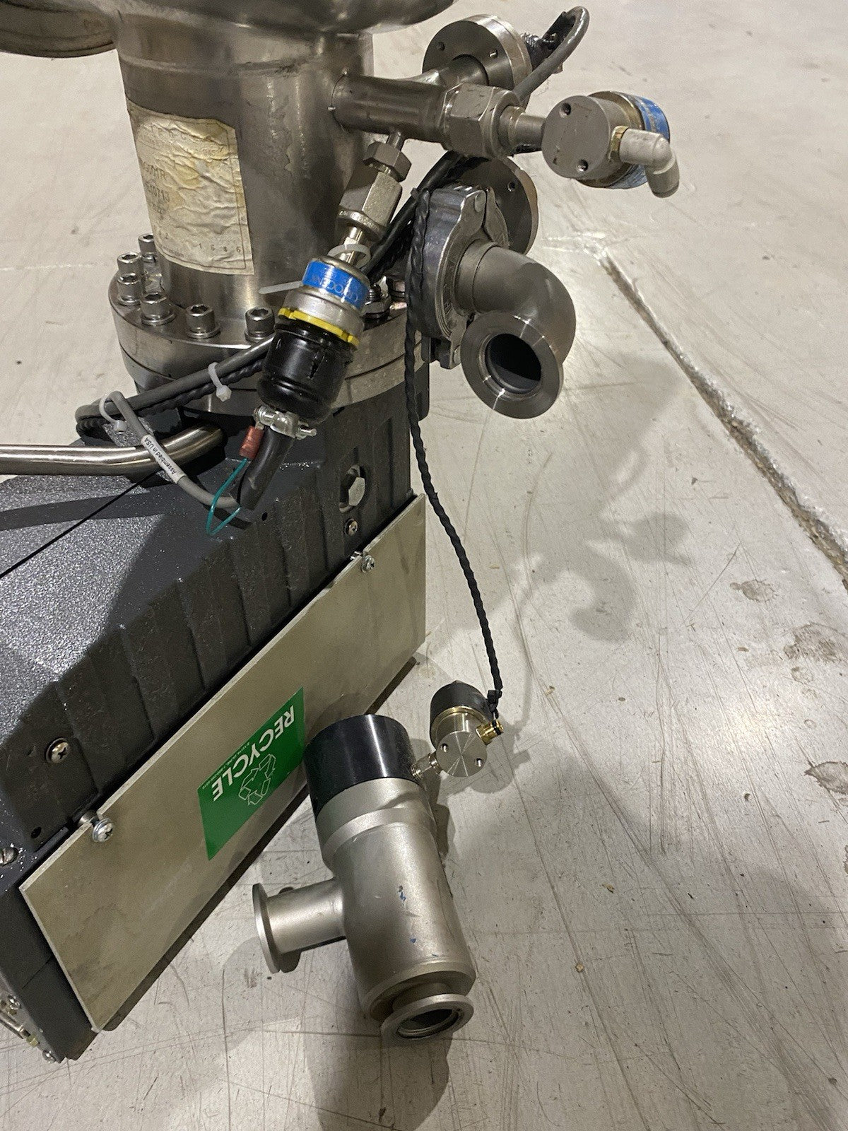 CTI Cryogenics 8116449G001R OnBoard Cryopump FOR PARTS/REPAIR - Maverick Industrial Sales